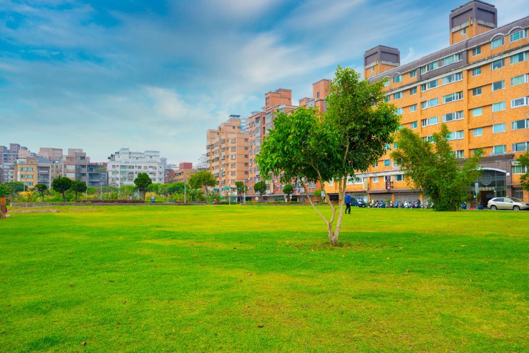 桃園區首個公保地解編重劃案動工：40多年荒廢土地將變身公園綠地