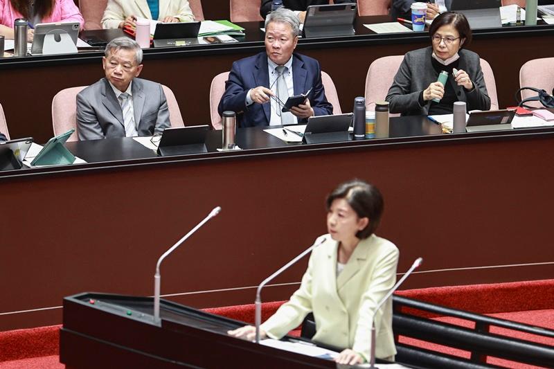 楊珍妮首度回應顏慧欣職場排擠傳言：靜待調查