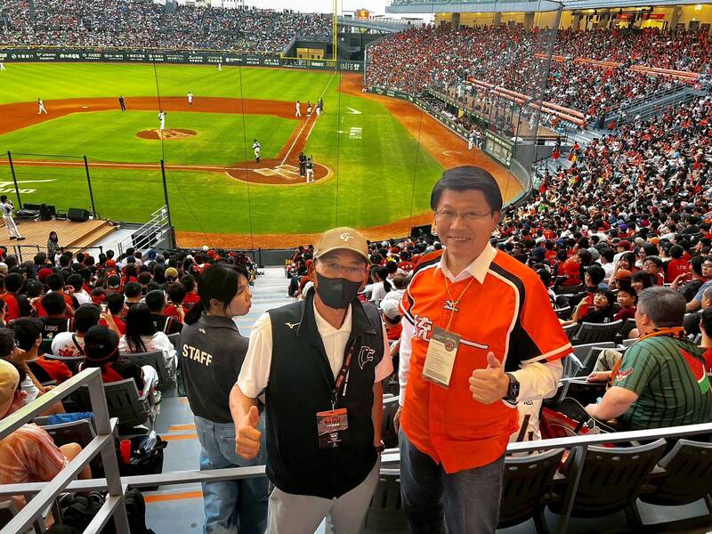謝龍介感謝賴清德興建亞太棒球場，統一獅開幕戰奪首勝