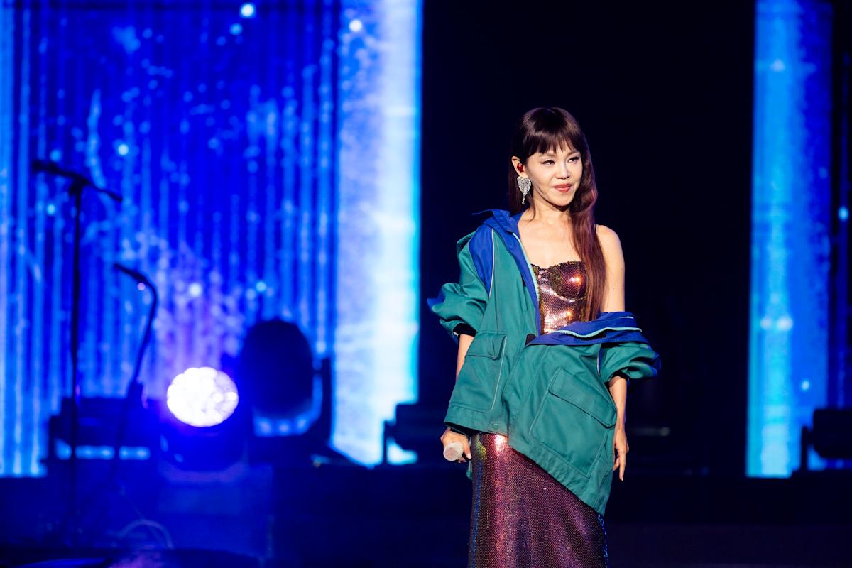 彭佳慧大馬演唱會淚崩中斷 三語金曲連發歌迷苦等十年值回票價