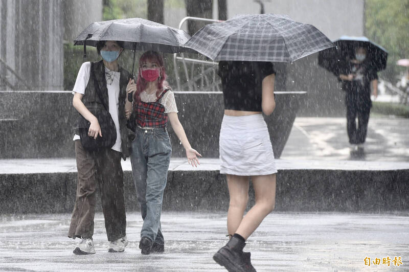 鋒面週三襲台！中部以北慎防雷雨 北台灣低溫下探17度