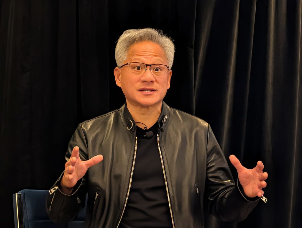 黃仁勳談AI職場衝擊：學習新工具才是生存關鍵