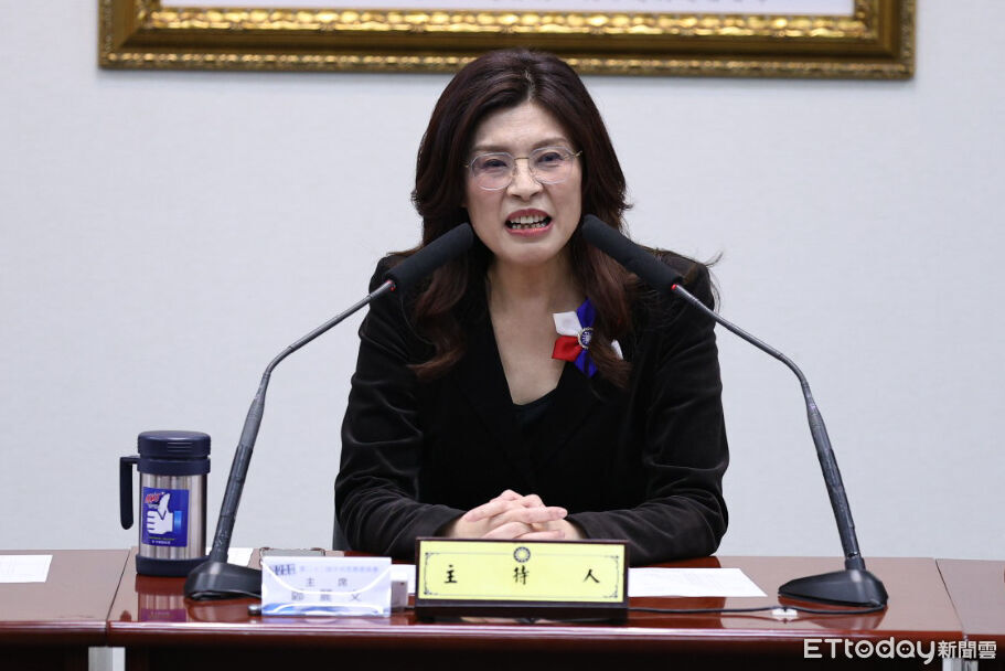 國民黨主席鄭麗文慈湖謁陵 祈求蔣中正庇佑兩岸和平會談