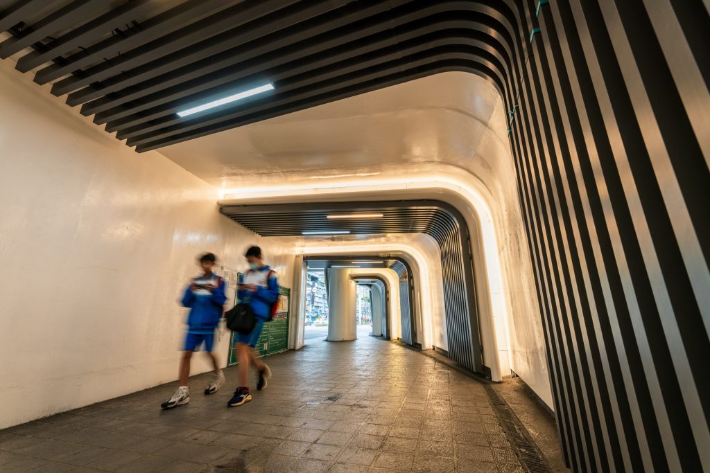 板橋民生陸橋煥新完工 打造友善明亮人行空間