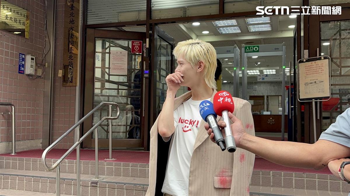 網紅鍾明軒淚灑法庭 控八炯、閩南狼誹謗求償500萬