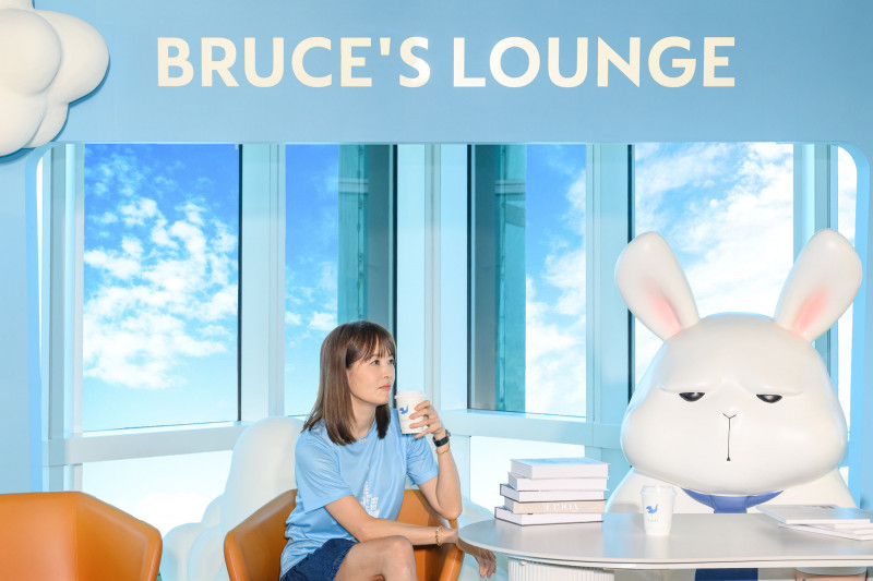 憂鬱兔布魯斯攻佔101觀景台 賈永婕自爆立院偷懶實錄