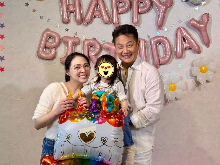 徐乃麟變身寵孫達人！為熊熊2歲女剔牙唱《Baby Shark》萌翻全場