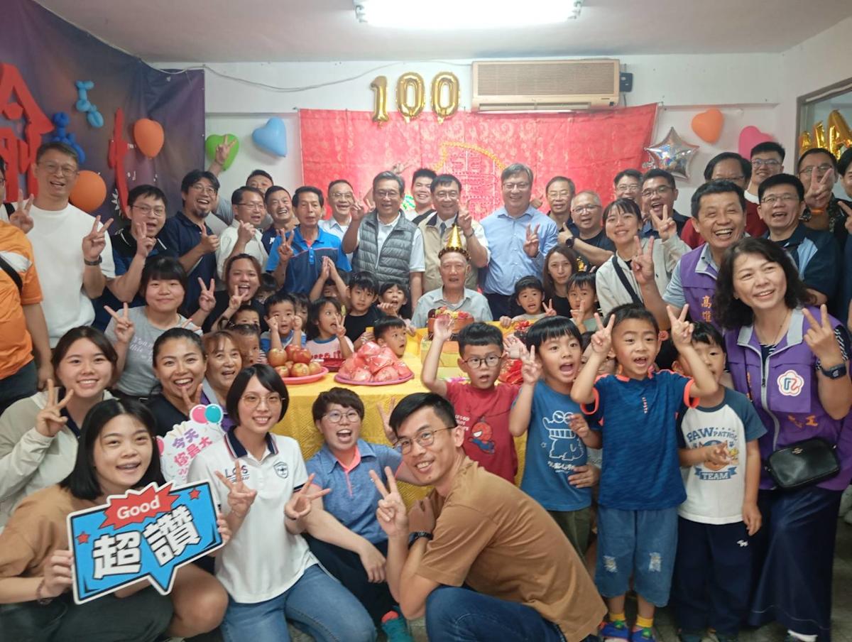 百歲榮民曲宗瑁歡慶嵩壽 高市榮服處溫馨獻祝福