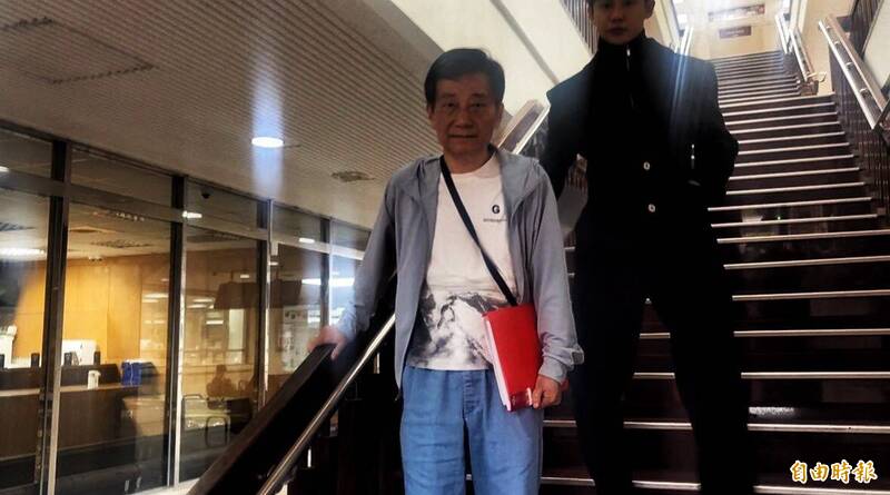 畢書盡父親涉稅案開庭 語言障礙陷爭執 法官當庭勘驗錄影