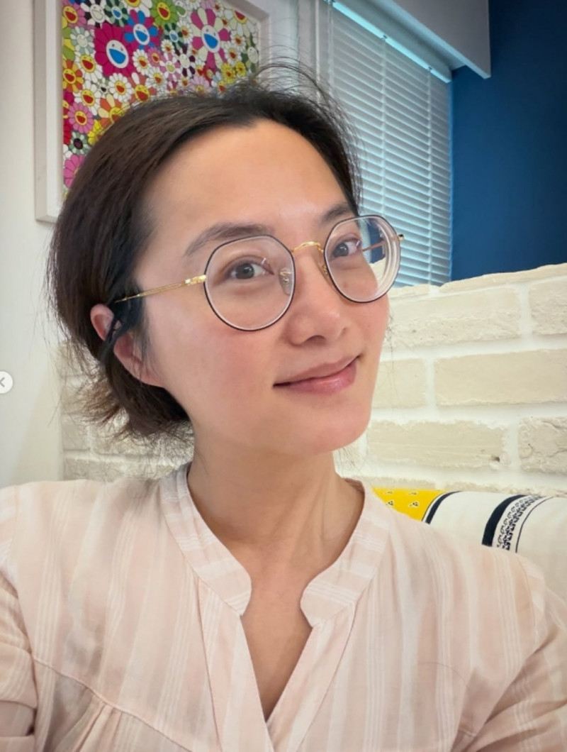 趙小僑46歲素顏真面目曝光 大方分享凍齡秘訣與育兒日常