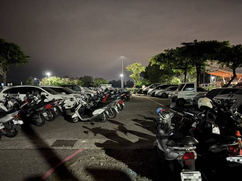 清明連假機車海癱瘓知本車站 台東大學生違停遭開單