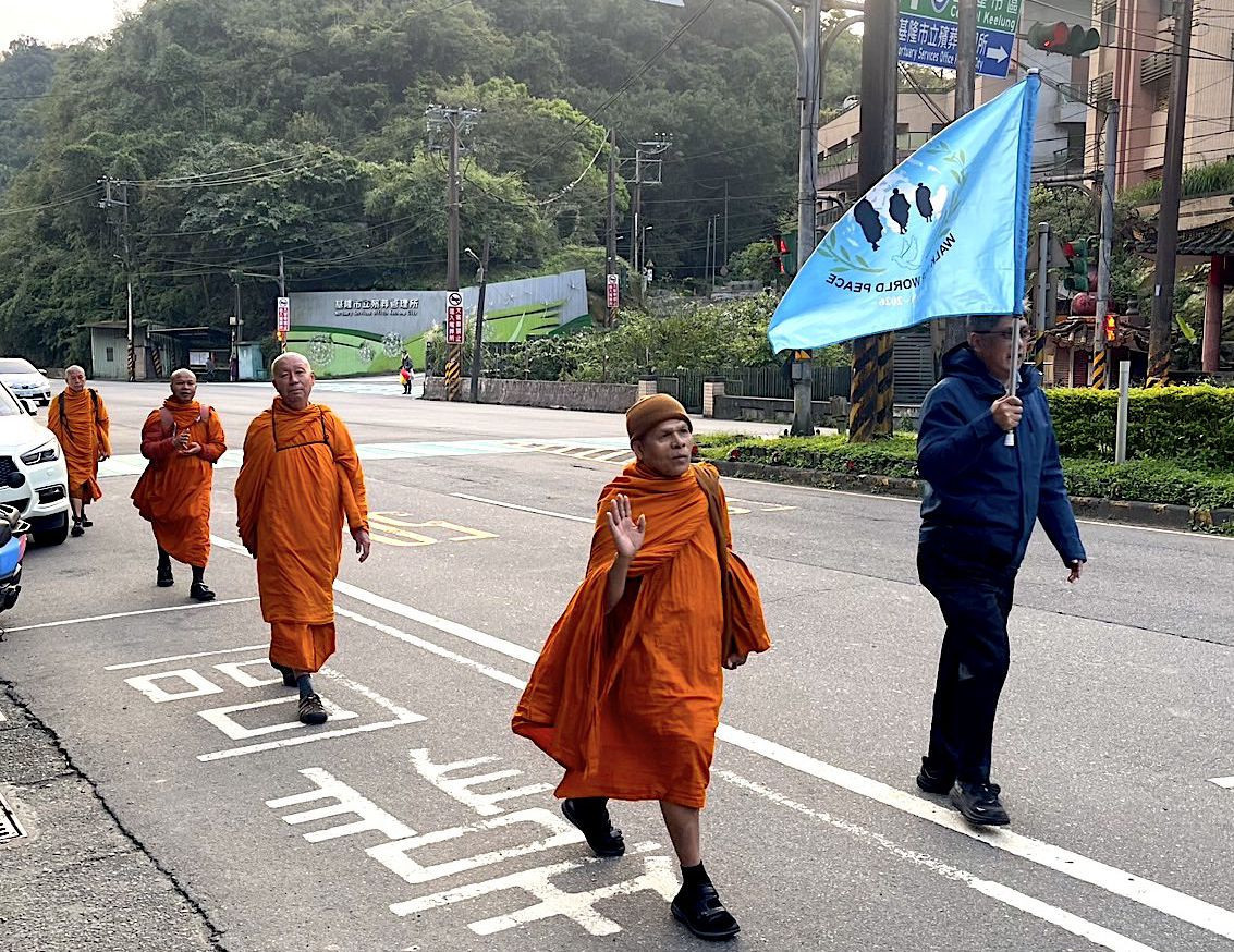 福智僧團跨14天徒步508公里 為世界和平祈願行動圓滿落幕