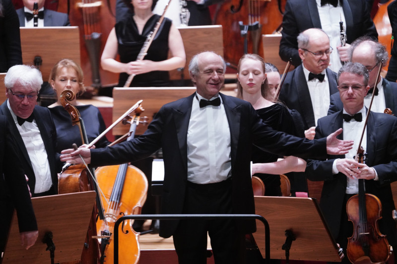 布達佩斯節慶管弦樂團12年後再登台 指揮大師費雪明晚化身「故事叔叔」