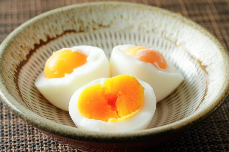 水煮蛋蛋黃乾澀難入口？營養師傳授完美煮蛋3大關鍵技巧