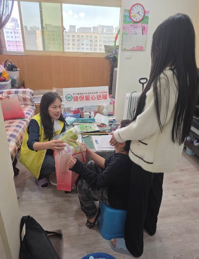 健保愛心專戶114年助400弱勢兒少 清償330萬欠費守護醫療權