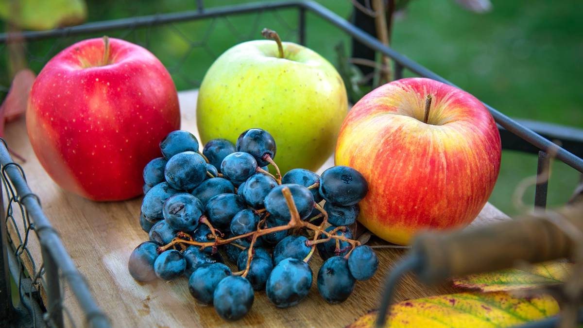 營養師揭密：這3種水果連皮吃更健康 還能幫助消水腫