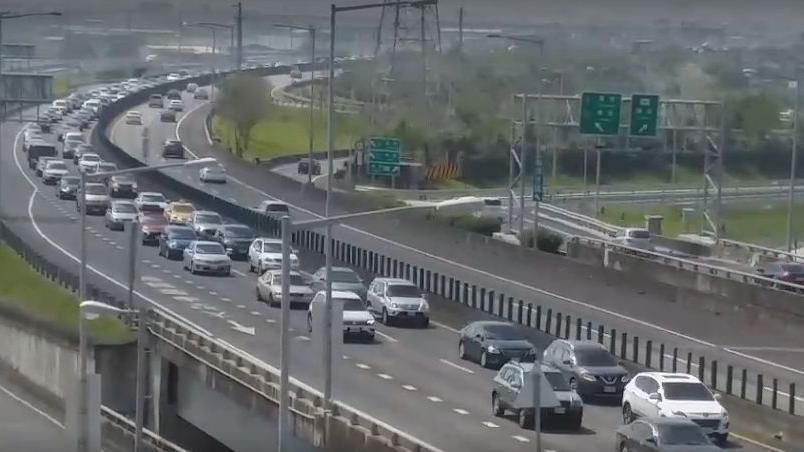 清明連假首日國道9處紫爆 高公局示警：國5南向恐塞12小時