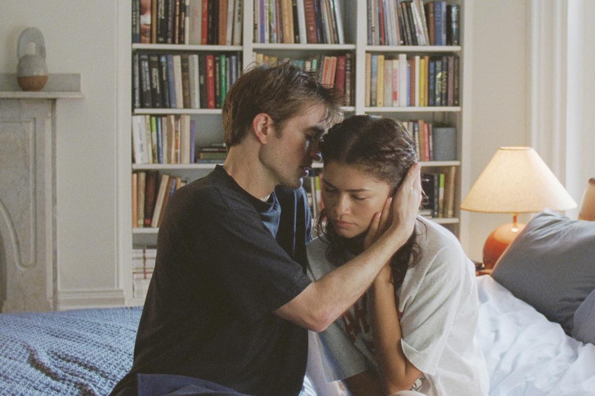 《抓馬戀人》為何引爆爭議？3個關鍵看透這部「反浪漫」愛情片的真實意圖