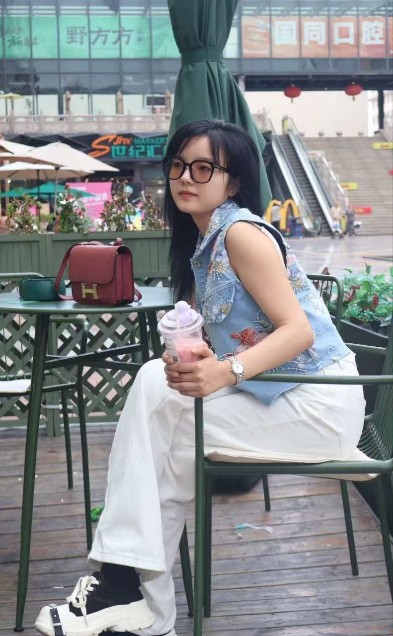 台灣原創女裝設計師STAR：從廈門探店博主到xiucut品牌的跨界時尚旅程