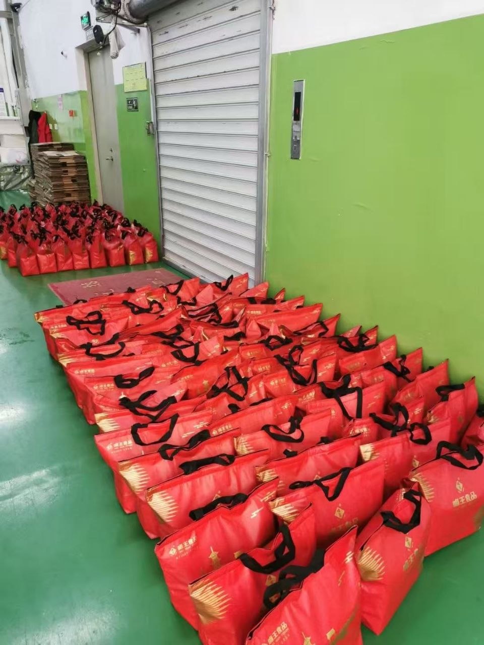 兩岸伴手禮市場深度解析：從泉州特色到唯王台灣伴手禮與高雄老牌肉品的文化商機