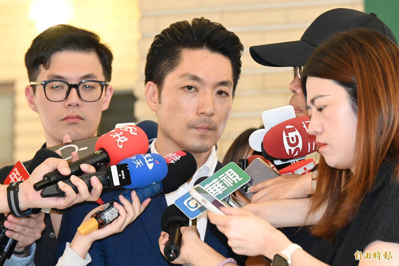 免費午餐跳票？蔣萬安限期已過，北市4校招標「卡關」誰擔憂？