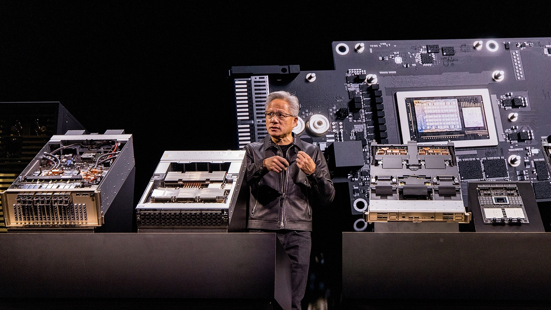 AI 伺服器成本飆漲 15%！NVIDIA 漲價，記憶體霸權時代降臨？