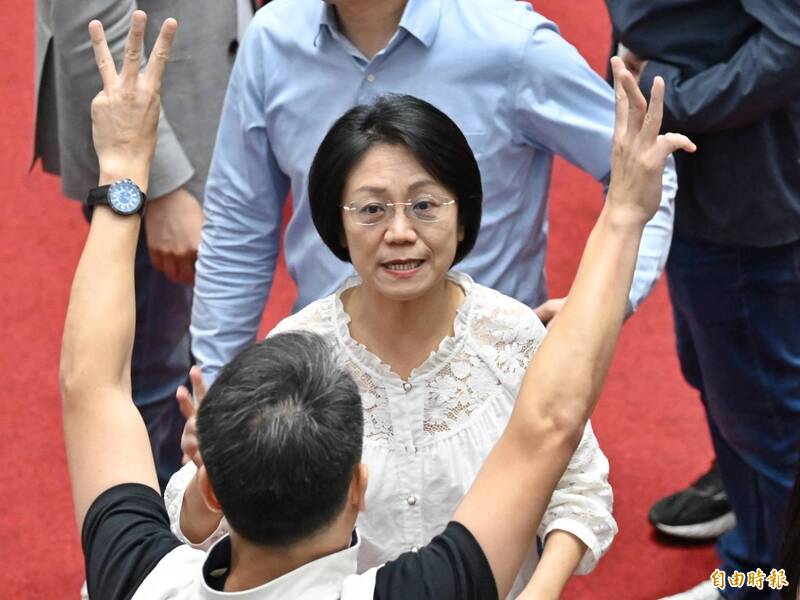 藍營出訪補助爭議：852萬之後，200萬額度引爆黨內「誰先誰贏」潛規則？