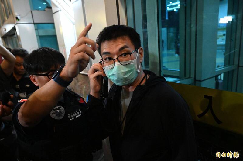 趙建銘兒美國學費千萬，生活費竟不如護理師？網紅揭驚人月薪數字背後的家庭風暴