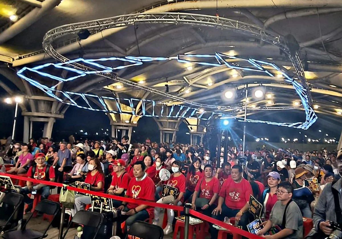 115年竹圍魚鱻節：百人淨灘清出2.5噸垃圾，這場「潮玩」活動真的夠潮嗎？