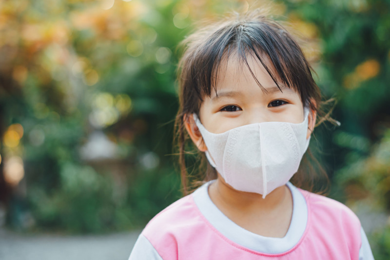 開學季幼童病毒大亂鬥！一次中4種，流感肌肉發炎恐傷腎？家長必看防護指南